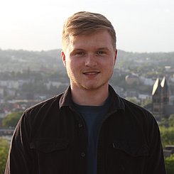 Herr  Peter Büker